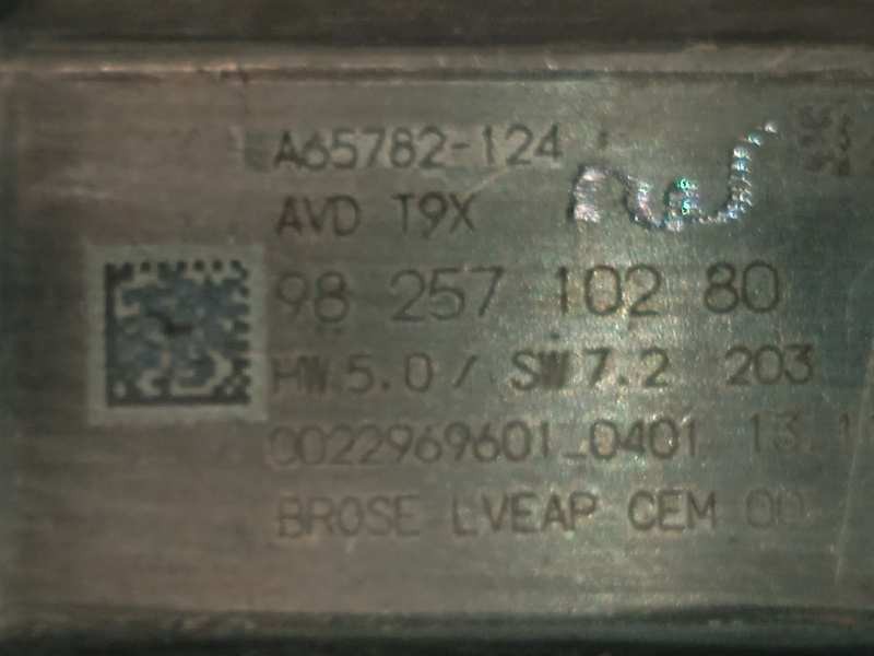 Recambio de elevalunas delantero derecho para peugeot 308 sw style referencia OEM IAM 9825710280  