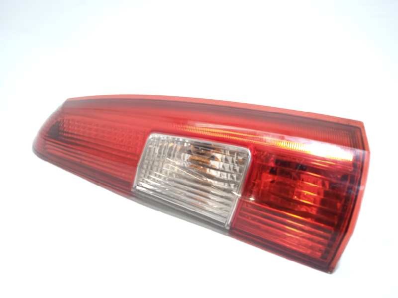 Recambio de piloto trasero derecho para volvo v70 familiar 2.4 diesel referencia OEM IAM 9154494  2DB00821702