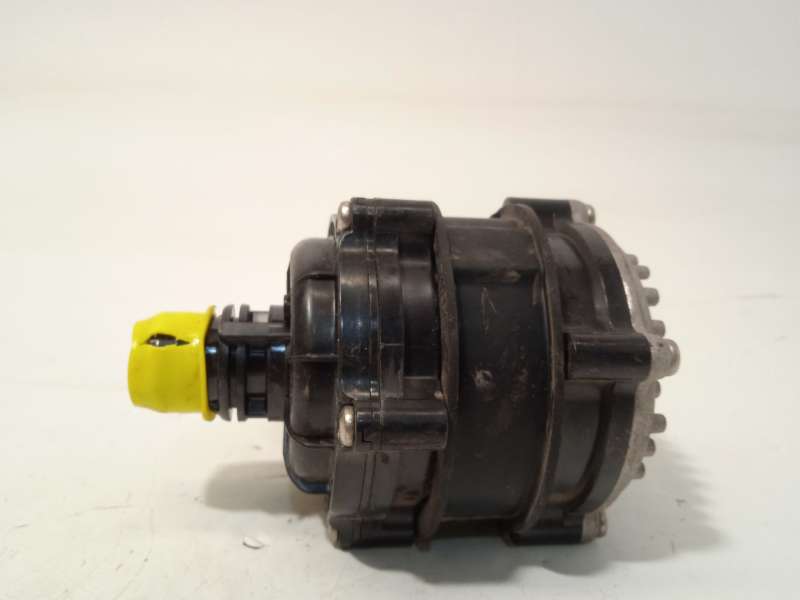 Recambio de bomba agua para lynk & co 01 phev referencia OEM IAM 8888894262 32222737 - Azul 3