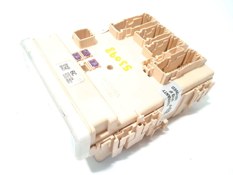 Recambio de caja reles / fusibles para lexus nx 300h 4wd referencia OEM IAM 8273078011  