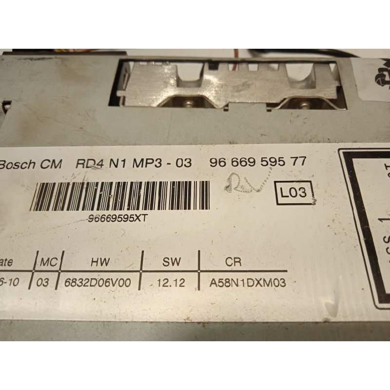 Recambio de sistema audio / radio cd para peugeot 5008 premium referencia OEM IAM 9666959577  