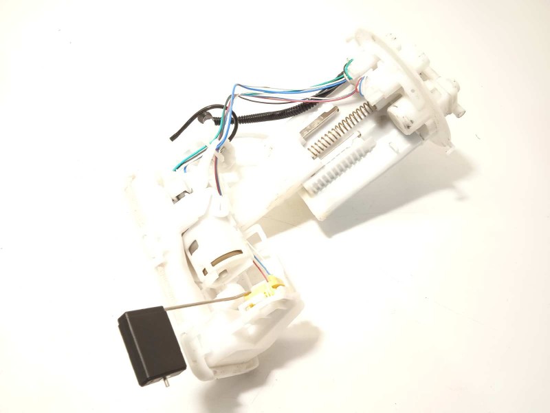 Recambio de bomba combustible para toyota yaris (ksp211 1.5 referencia OEM IAM 77020K0050  