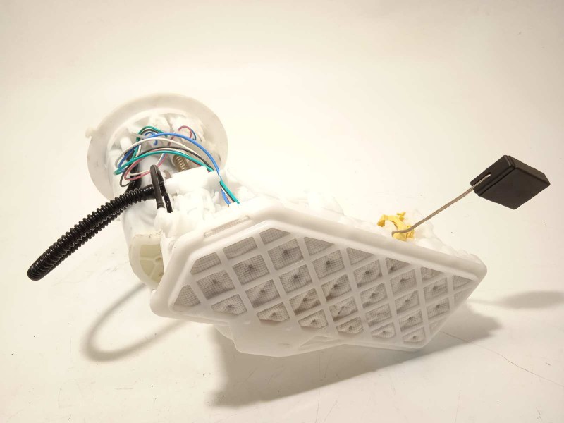 Recambio de bomba combustible para toyota yaris (ksp211 1.5 referencia OEM IAM 77020K0050  