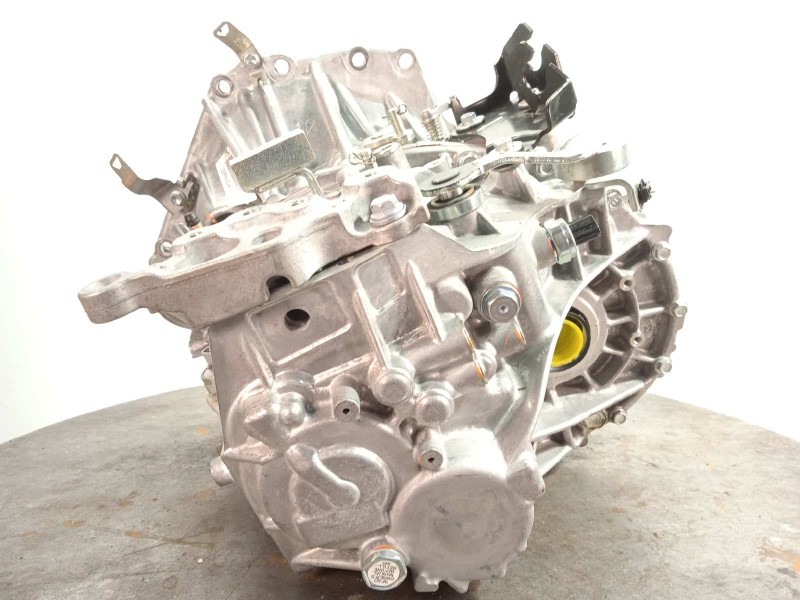 Recambio de caja cambios para toyota yaris (ksp211 1.5 referencia OEM IAM 30300K0010  