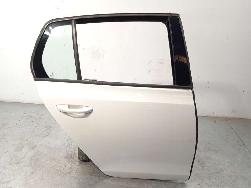 PUERTA TRASERA DERECHA 5K6833056K 