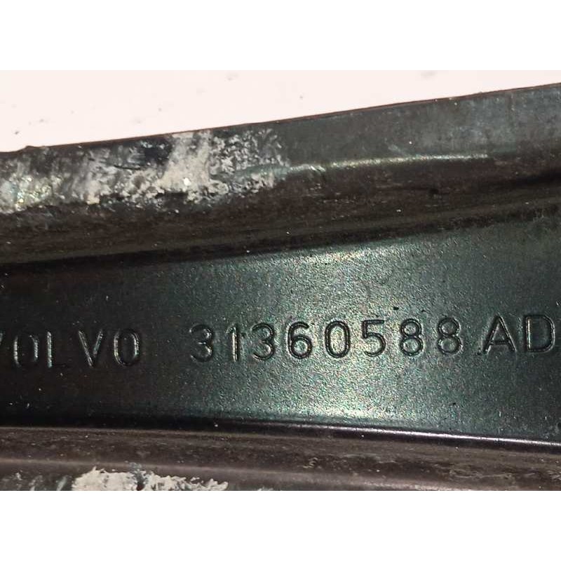 Recambio de brazo suspension inferior trasero derecho para volvo xc90 referencia OEM IAM 31360588  