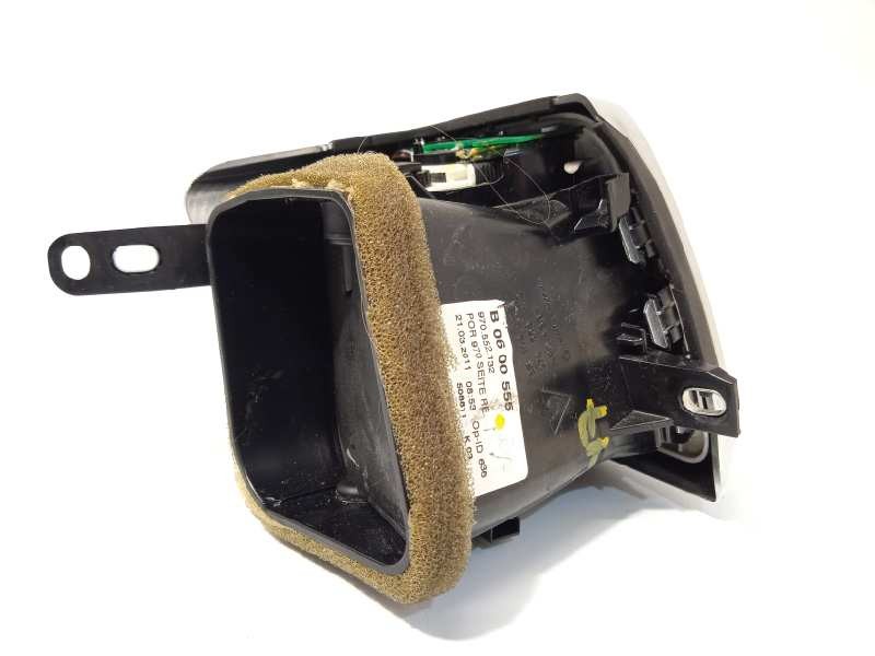 Recambio de aireador para porsche panamera 4 referencia OEM IAM 970552132  