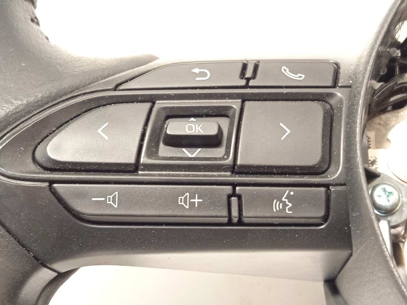 Recambio de volante para toyota yaris (ksp211 1.5 referencia OEM IAM 45100K0140  45100K0140C1