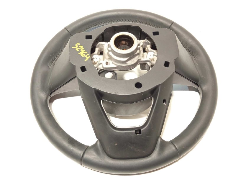 Recambio de volante para toyota yaris (ksp211 1.5 referencia OEM IAM 45100K0140  45100K0140C1