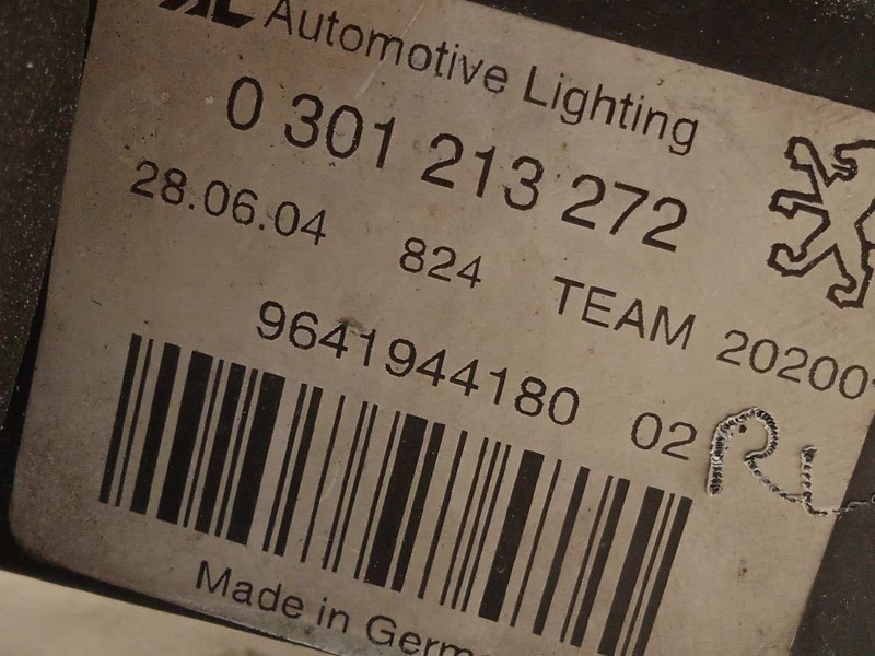 Recambio de faro derecho para peugeot 407 st sport pack referencia OEM IAM 9641944180  620692