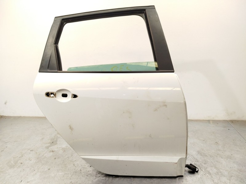 PUERTA TRASERA DERECHA 821005429R 