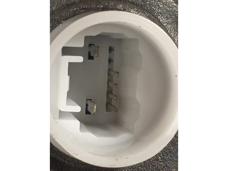 Recambio de cerradura puerta delantera derecha para toyota yaris 1.3 16v cat referencia OEM IAM 690300D540  