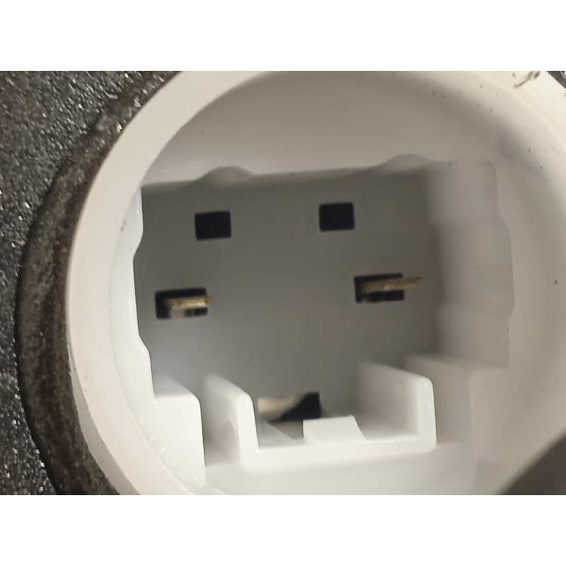 Recambio de cerradura puerta trasera derecha para toyota yaris 1.3 16v cat referencia OEM IAM 690500D310  