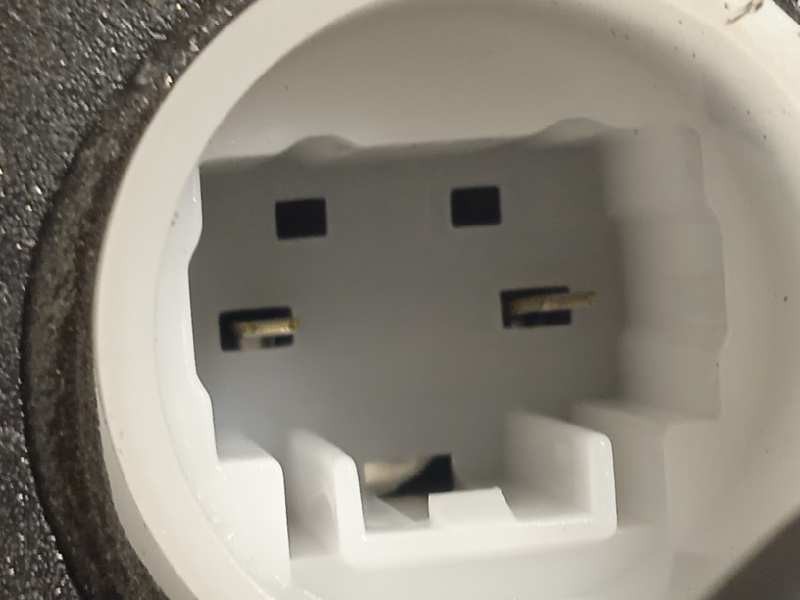 Recambio de cerradura puerta trasera derecha para toyota yaris 1.3 16v cat referencia OEM IAM 690500D310  