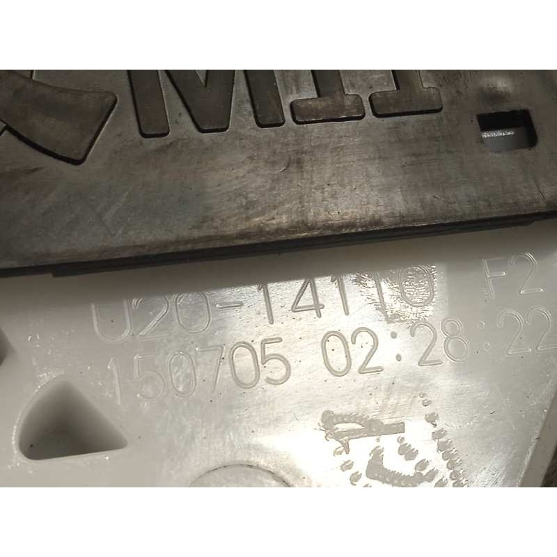 Recambio de cerradura puerta trasera derecha para toyota yaris 1.3 16v cat referencia OEM IAM 690500D310  