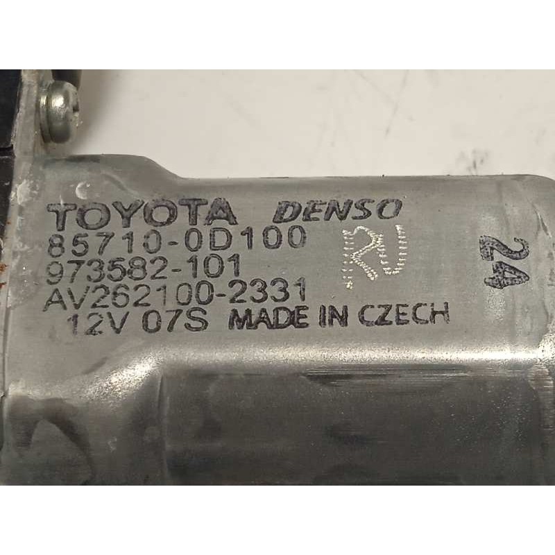 Recambio de elevalunas delantero derecho para toyota yaris 1.3 16v cat referencia OEM IAM 857100D100  
