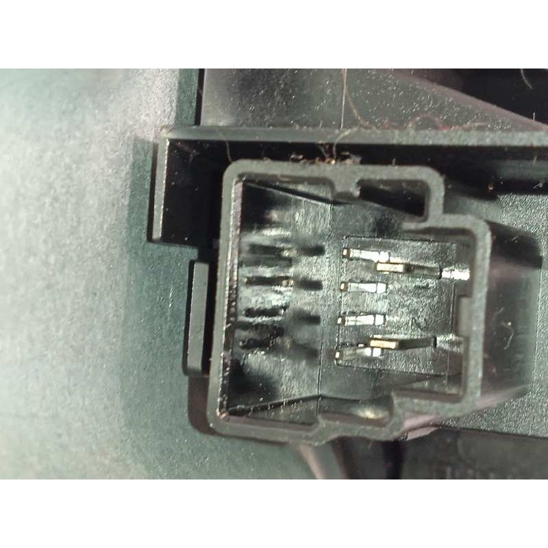 Recambio de elevalunas trasero derecho para volvo xc70 2.4 diesel cat referencia OEM IAM 983042102  970716101