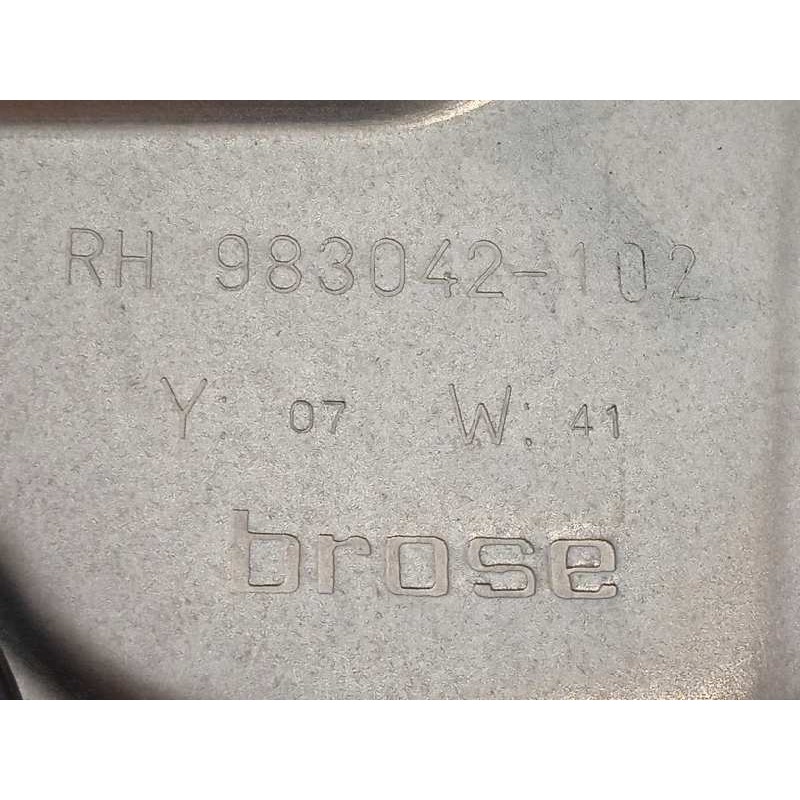 Recambio de elevalunas trasero derecho para volvo xc70 2.4 diesel cat referencia OEM IAM 983042102  970716101
