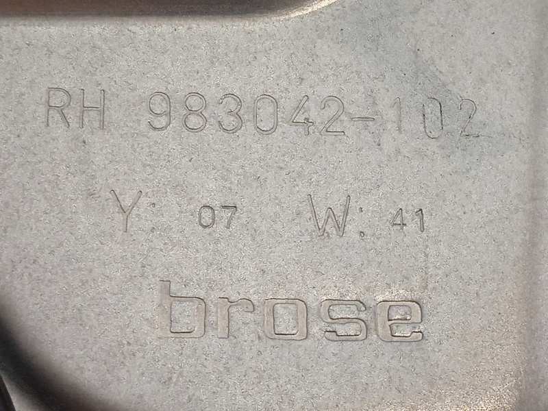 Recambio de elevalunas trasero derecho para volvo xc70 2.4 diesel cat referencia OEM IAM 983042102  970716101