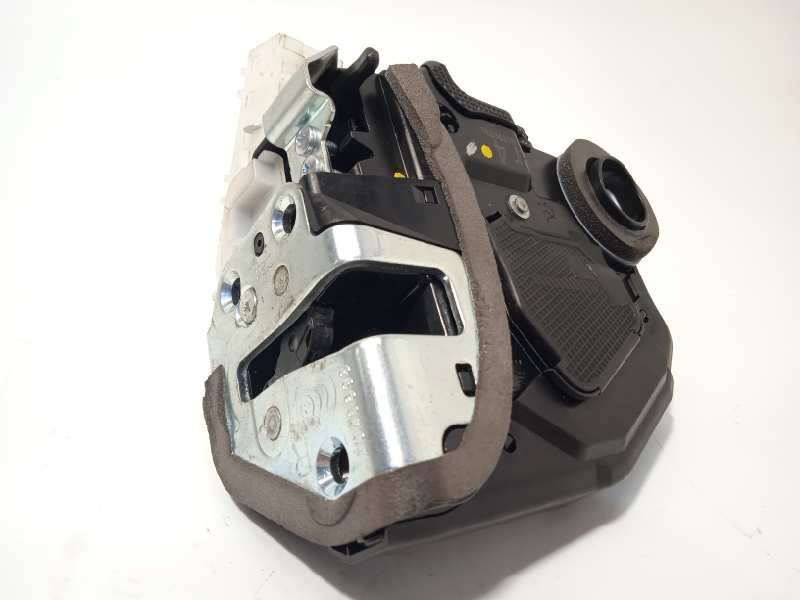 Recambio de cerradura puerta trasera derecha para toyota c-hr referencia OEM IAM 69050F4010  