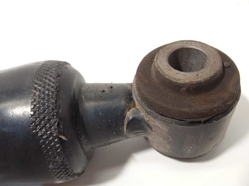 Recambio de amortiguador trasero derecho para ford puma referencia OEM IAM L1TC18080LF  2454499