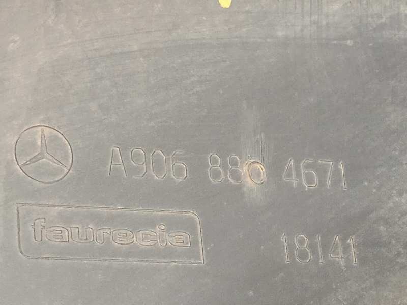 Recambio de puntera paragolpes trasera derecha para volkswagen crafter combi (2e) combi 30 referencia OEM IAM A9068804671  2E180