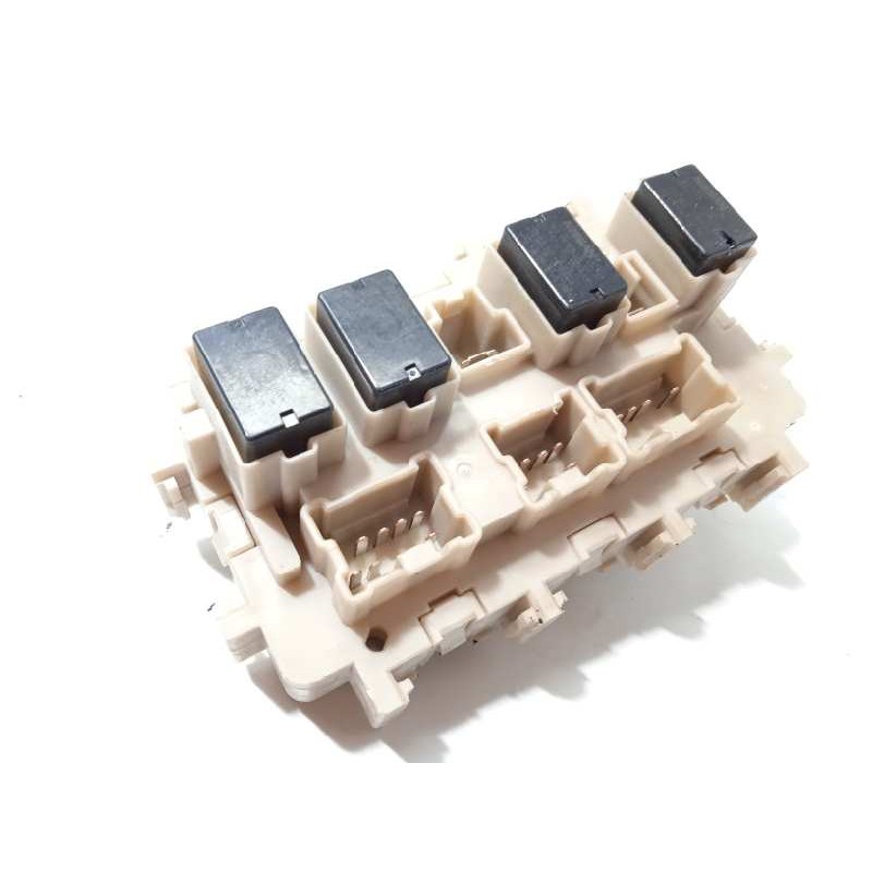 Recambio de caja reles / fusibles para renault kadjar 1.3 tce referencia OEM IAM 8901R  243808901R
