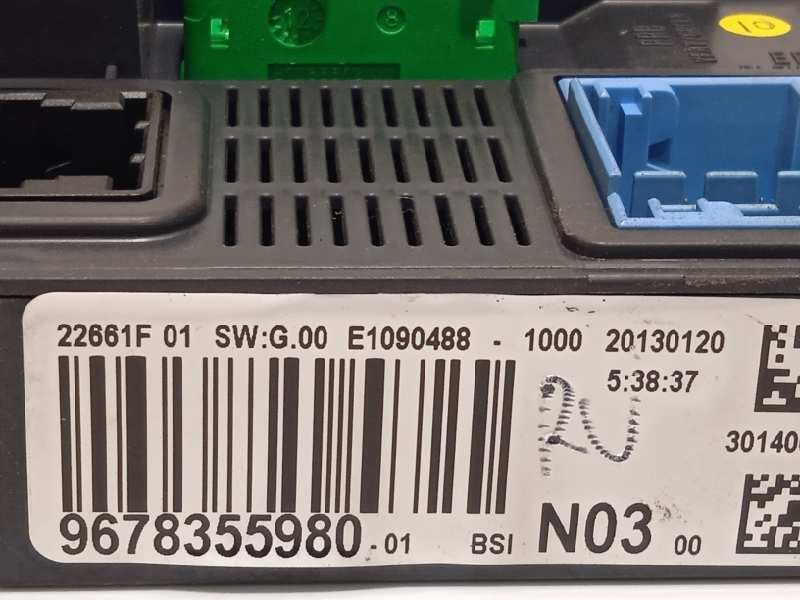 Recambio de caja reles / fusibles para peugeot 208 allure referencia OEM IAM 9678355980  