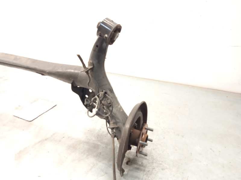Recambio de puente trasero para toyota yaris active referencia OEM IAM 421100D340  
