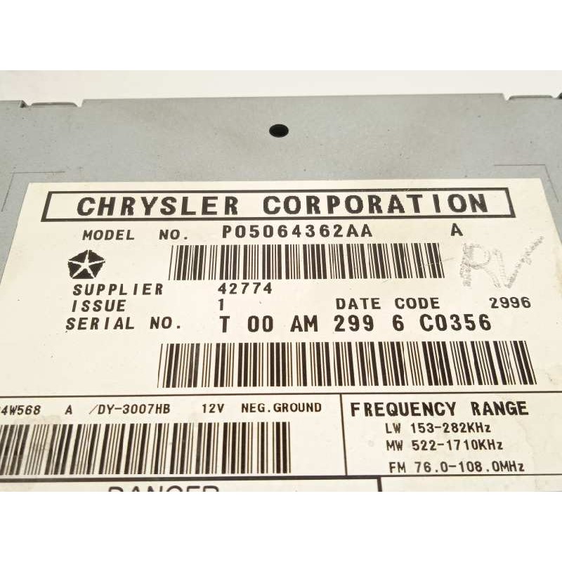 Recambio de sistema audio / radio cd para dodge caliber sxt referencia OEM IAM P05064362AA  