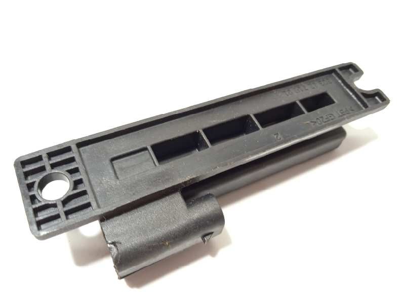 Recambio de antena para land rover range rover autobiography referencia OEM IAM AH4215K603AA  LR012709