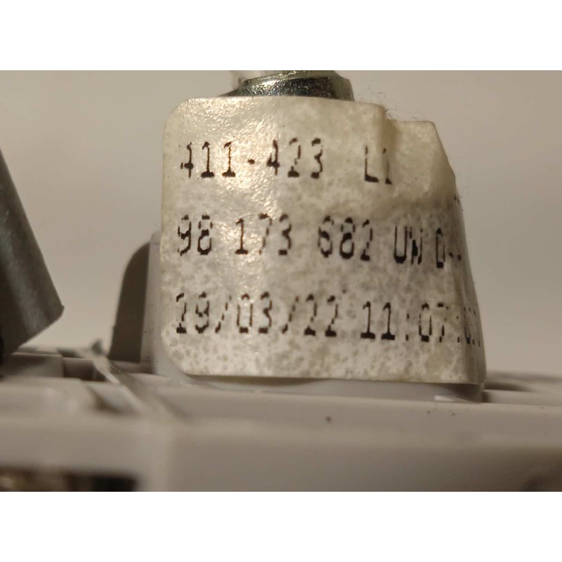 Recambio de parasol derecho para peugeot 308 1.6 allure hybrid referencia OEM IAM 98173682UW  