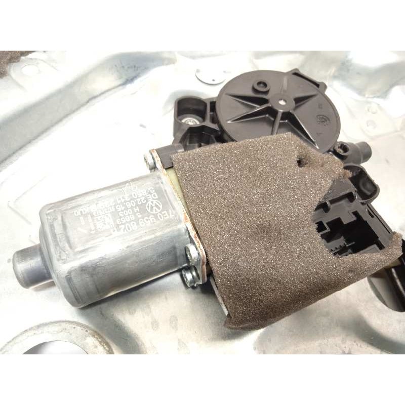 Recambio de elevalunas delantero derecho para volkswagen t6 transporter kombi referencia OEM IAM 7E0959802H  