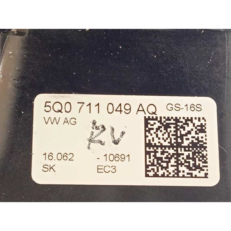 Recambio de palanca cambio para audi a3 sportback (8va) 2.0 16v tdi referencia OEM IAM 5Q0711049AQ  
