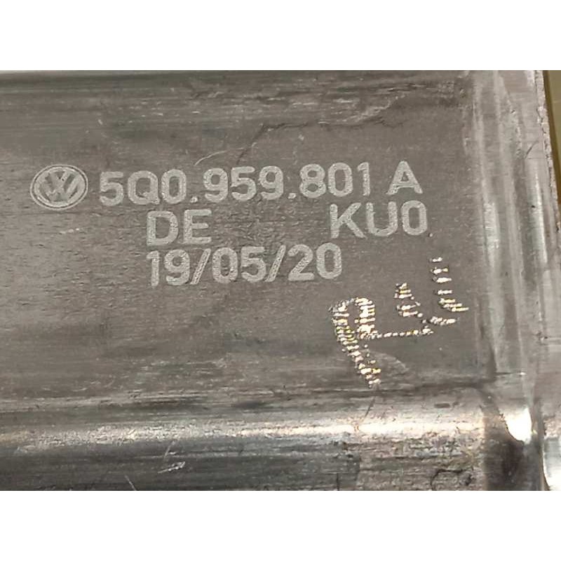 Recambio de elevalunas delantero derecho para volkswagen t-roc advance referencia OEM IAM 2GA837462F  5Q0959801A