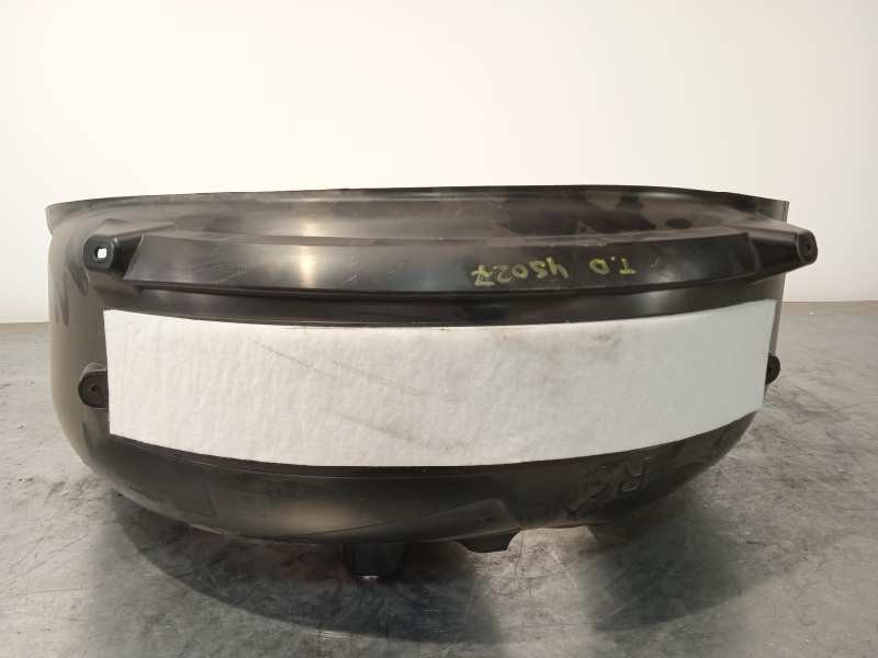 Recambio de paso de rueda trasero derecho para volkswagen t-roc advance referencia OEM IAM 2GA810972B  