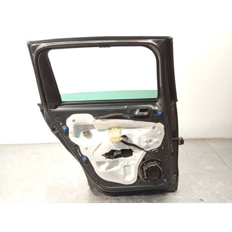 Recambio de puerta trasera izquierda para peugeot 5008 allure referencia OEM IAM 9006S6  