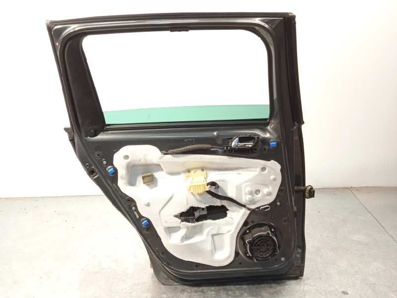 Recambio de puerta trasera izquierda para peugeot 5008 allure referencia OEM IAM 9006S6  