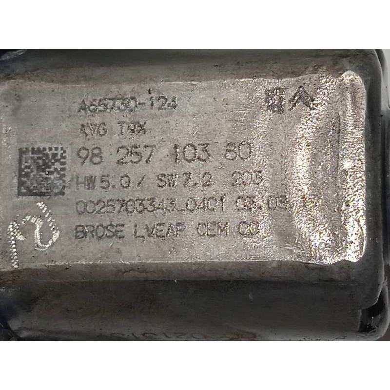 Recambio de elevalunas delantero izquierdo para peugeot 308 1.5 active referencia OEM IAM 9825710380  