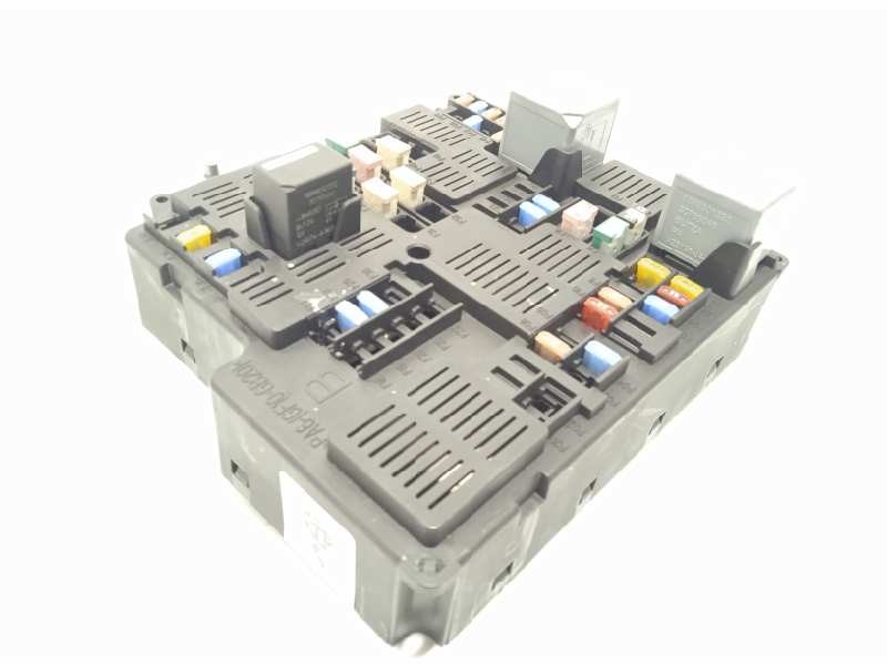 Recambio de caja reles / fusibles para volvo v90 cross country 2.0 diesel cat referencia OEM IAM 31473770  