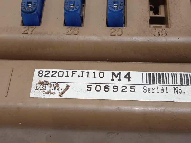 Recambio de caja reles / fusibles para subaru xv 2.0 diesel cat referencia OEM IAM 82201FJ110  