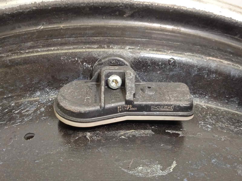 Recambio de llanta para subaru xv 2.0 diesel cat referencia OEM IAM 28111FJ031  