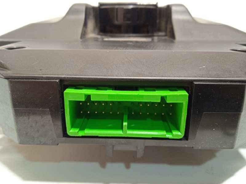 Recambio de mando multifuncion para volvo v40 cross country 2.0 diesel cat referencia OEM IAM 31398643  