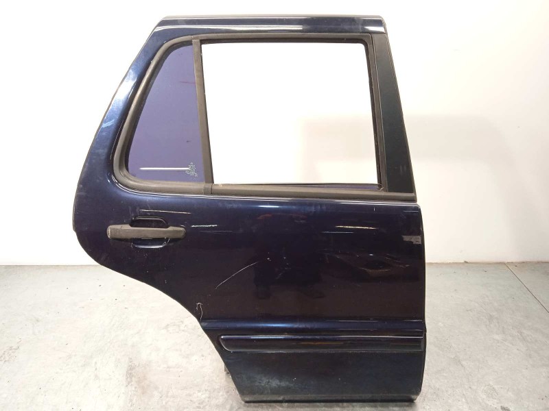 PUERTA TRASERA DERECHA A1637300405 A1637301605 