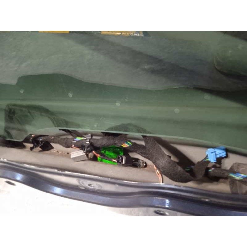 Recambio de puerta delantera derecha para volvo c30 d2 kinetic referencia OEM IAM 31335484  