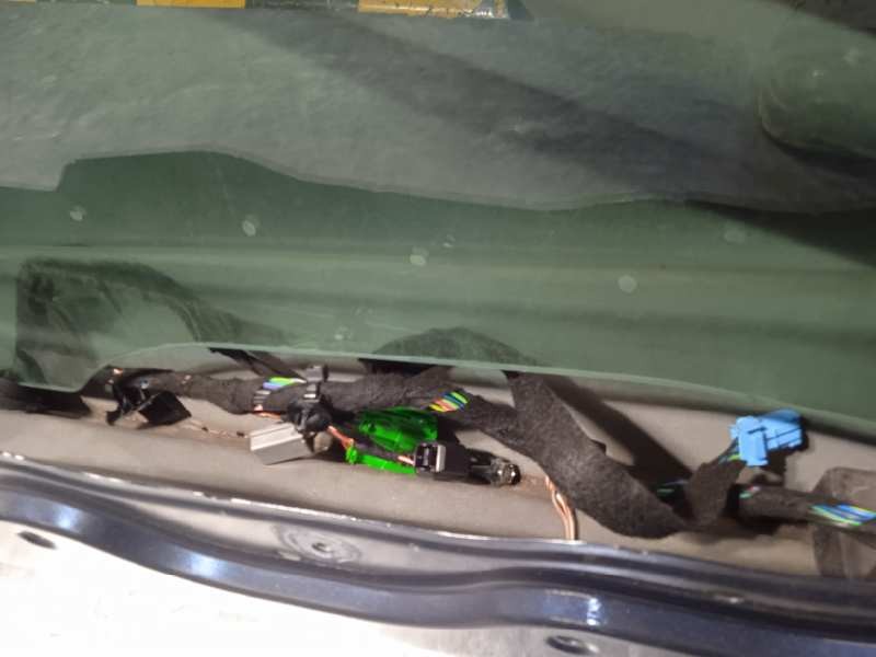 Recambio de puerta delantera derecha para volvo c30 d2 kinetic referencia OEM IAM 31335484  