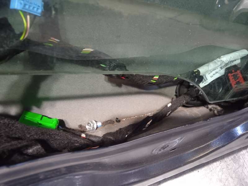 Recambio de puerta delantera izquierda para volvo c30 d2 kinetic referencia OEM IAM 31335483  