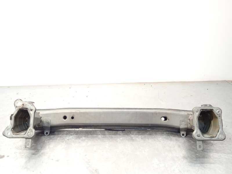 Recambio de refuerzo paragolpes delantero para volvo c30 d2 kinetic referencia OEM IAM 31353949  