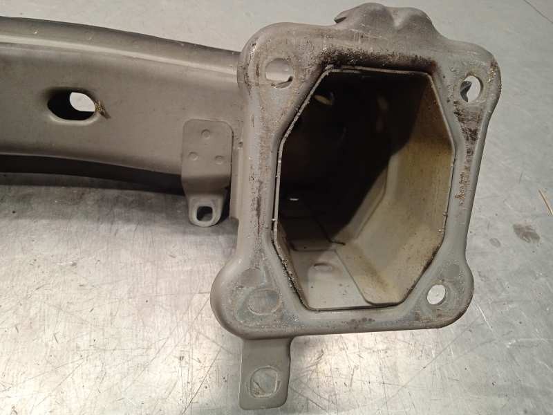 Recambio de refuerzo paragolpes delantero para volvo c30 d2 kinetic referencia OEM IAM 31353949  