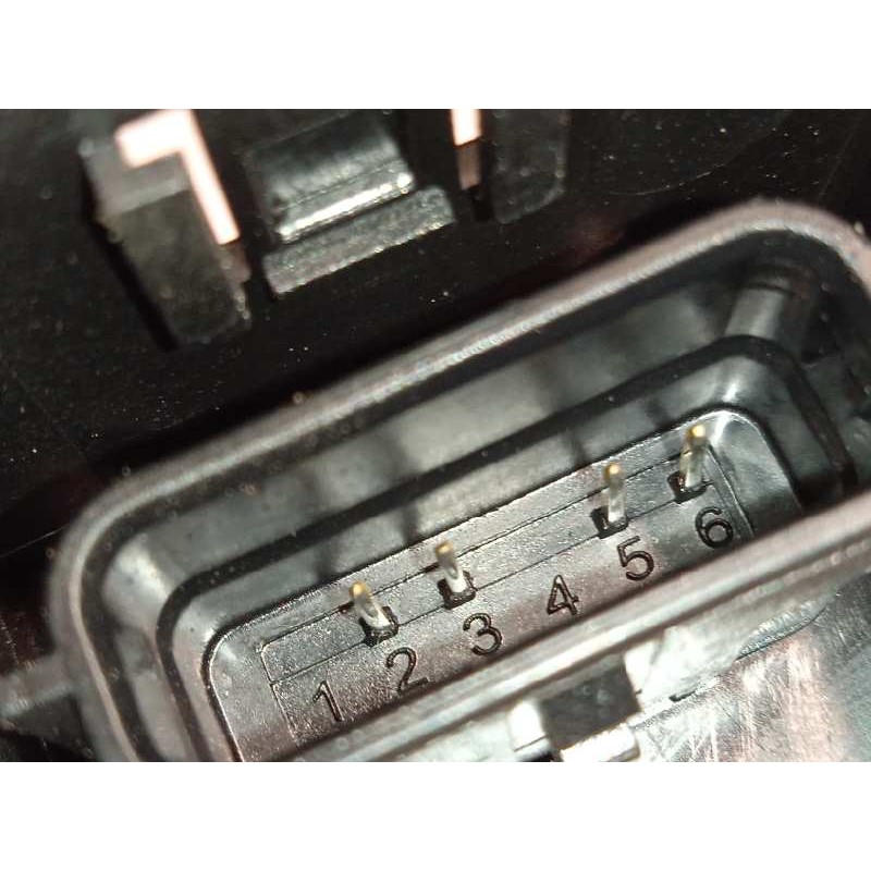 Recambio de cerradura puerta trasera derecha para renault megane iv grandtour 1.3 tce referencia OEM IAM 825021410R  